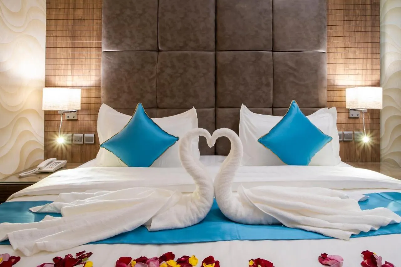Y Platinum Hotel Medina