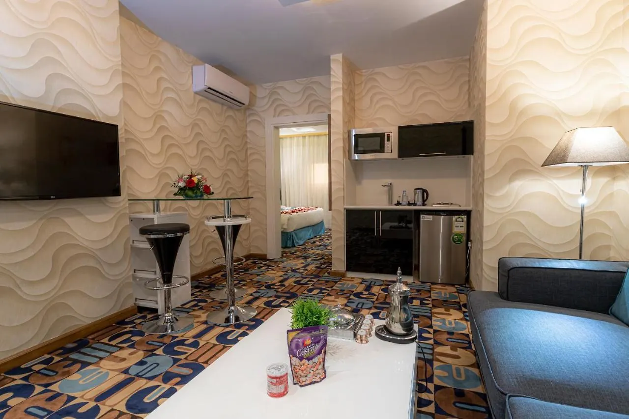 Y Platinum Hotel Medina