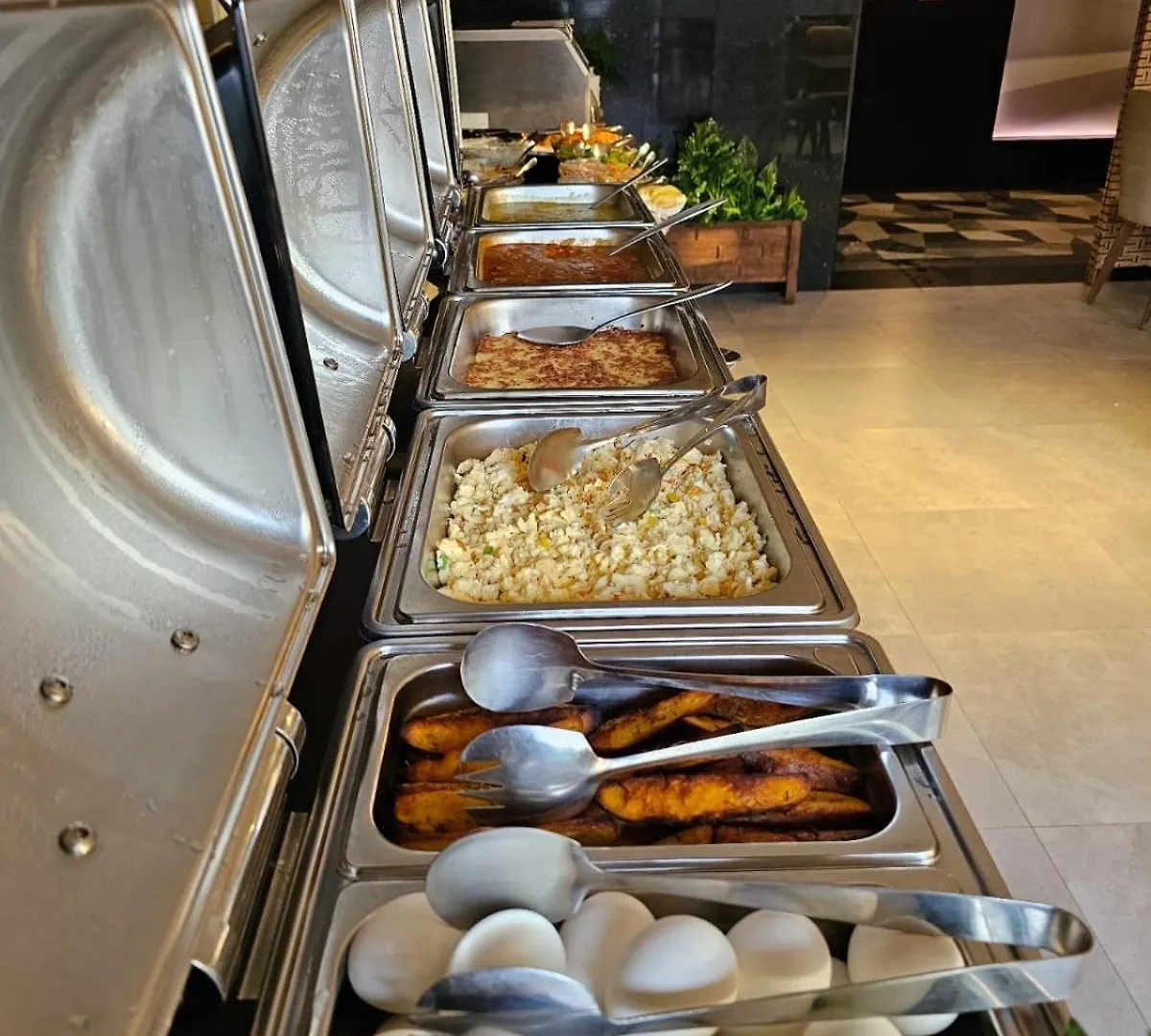 Y Platinum Hotel Medina