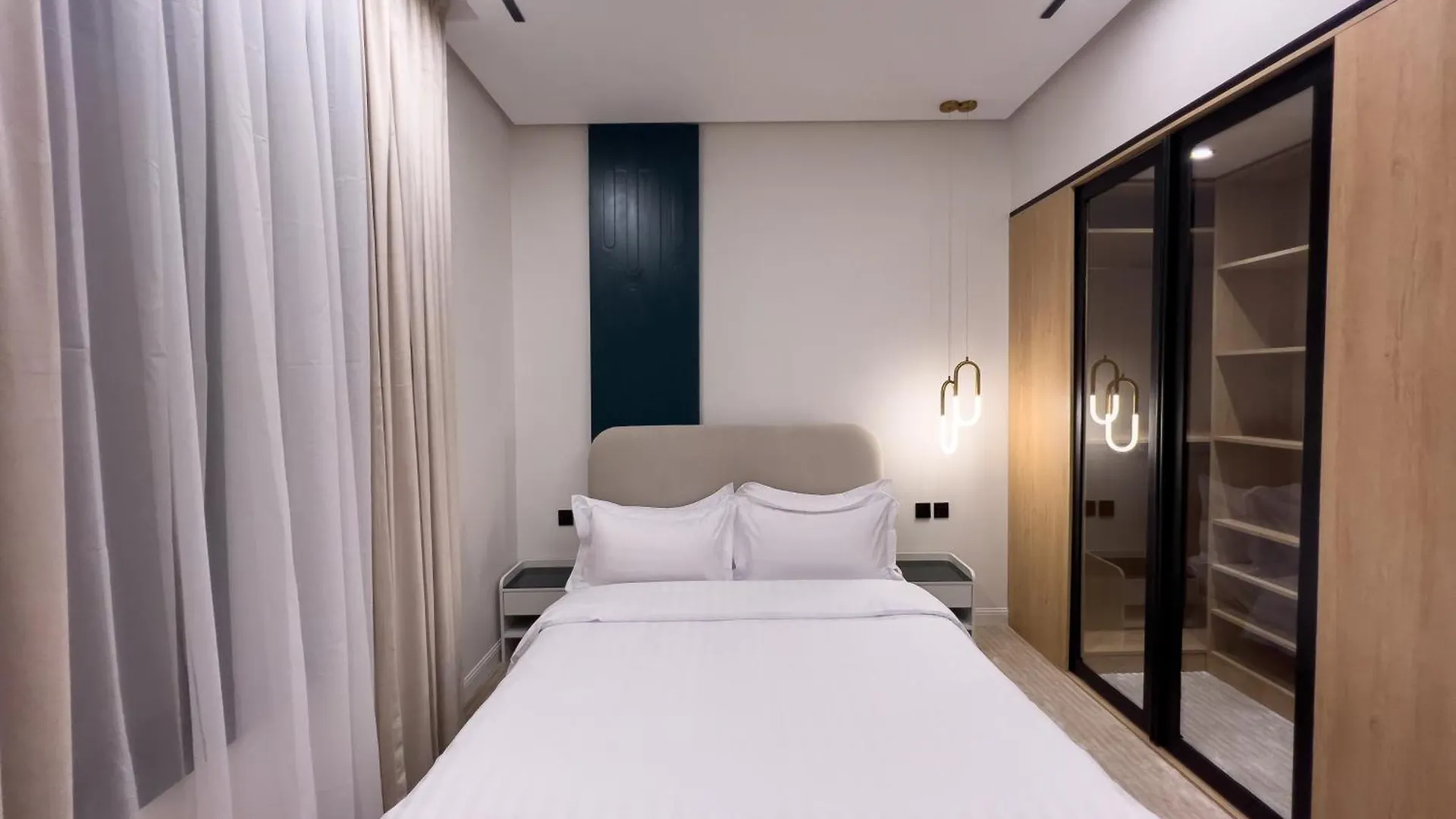 Y Platinum Hotel Medina